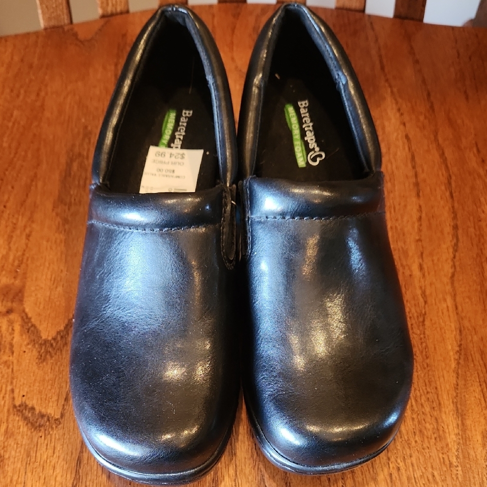 Womens Bare Traps Clogs